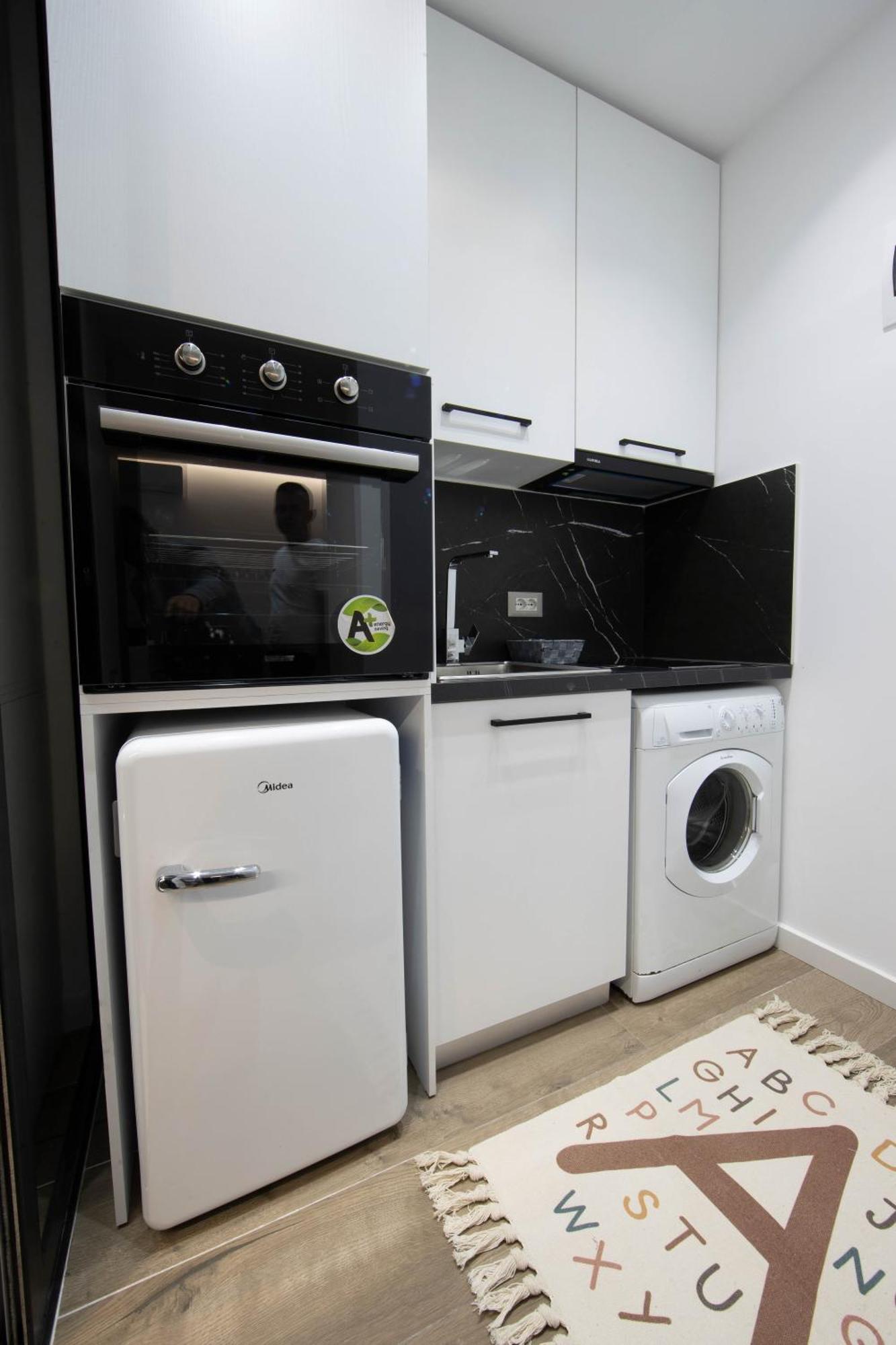 Niki'S Apartments Тирана Екстериор снимка